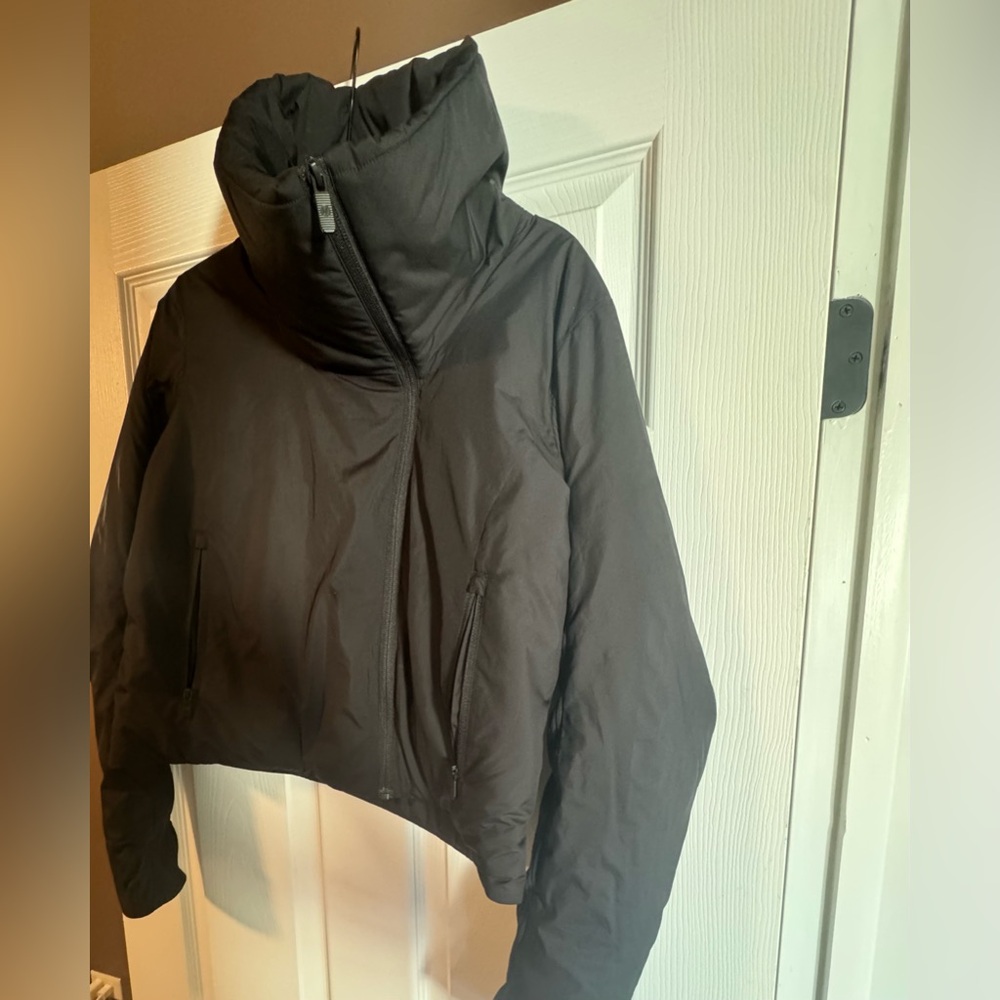 NWOT LULULEMON SLEEK CITY JACKET